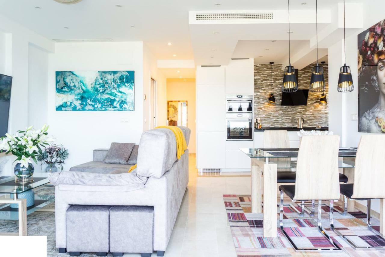First Line Beach Sea View Естепона Екстериор снимка